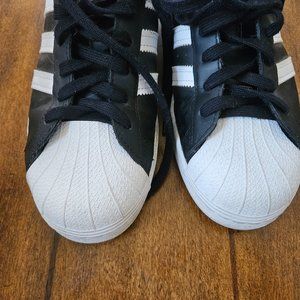 Adidas Women's Superstar black w/ white shell toe